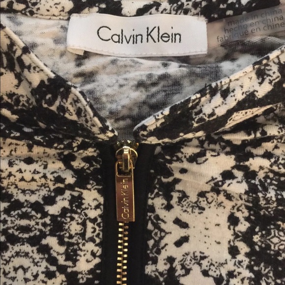 Calvin Klein Medium Sleeved Shirt in size XL - Picture 1 of 4